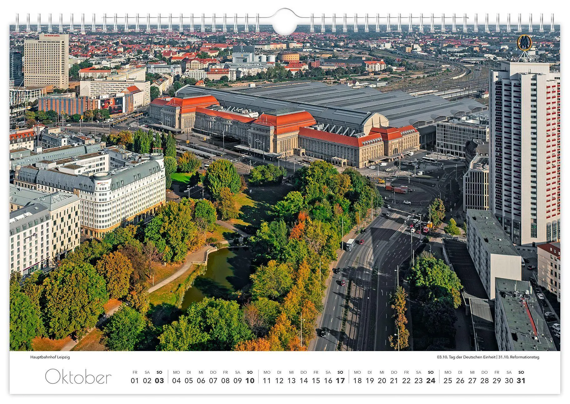 Bild: 9783912303100 | Kalender Leipzig 2027 | 45 x 30 cm weißes Kalendarium | Peter Schubert