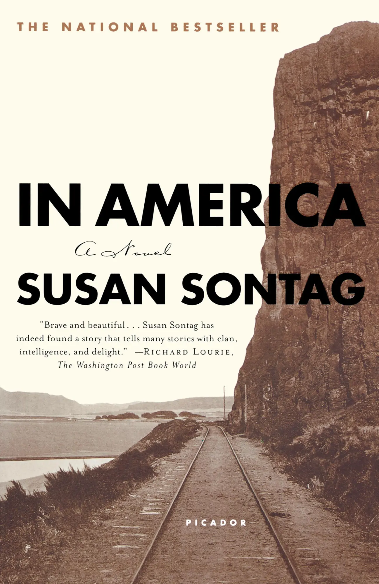 Cover: 9780312273200 | In America | Susan Sontag | Taschenbuch | Englisch | 2001
