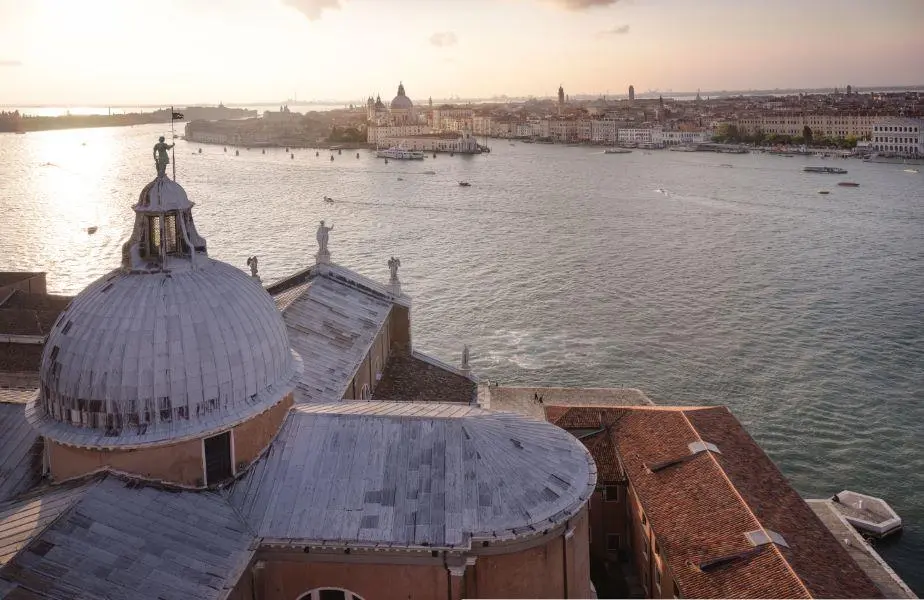 Bild: 9783954163700 | Venedig | Die Schöne auf dem Wasser | Günther Bayerl (u. a.) | Buch