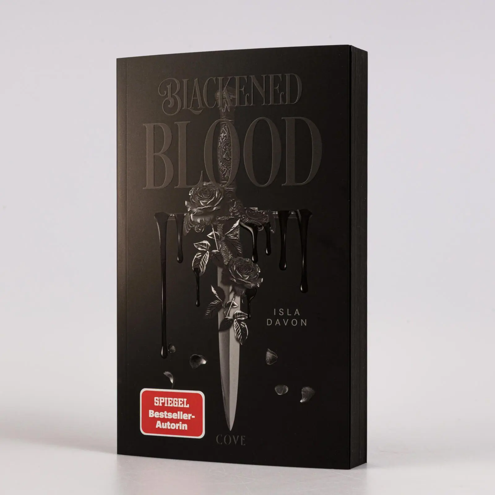 Bild: 9783551586100 | Blackened Blood (Blackened Blade 3) | Isla Davon | Taschenbuch | 2026