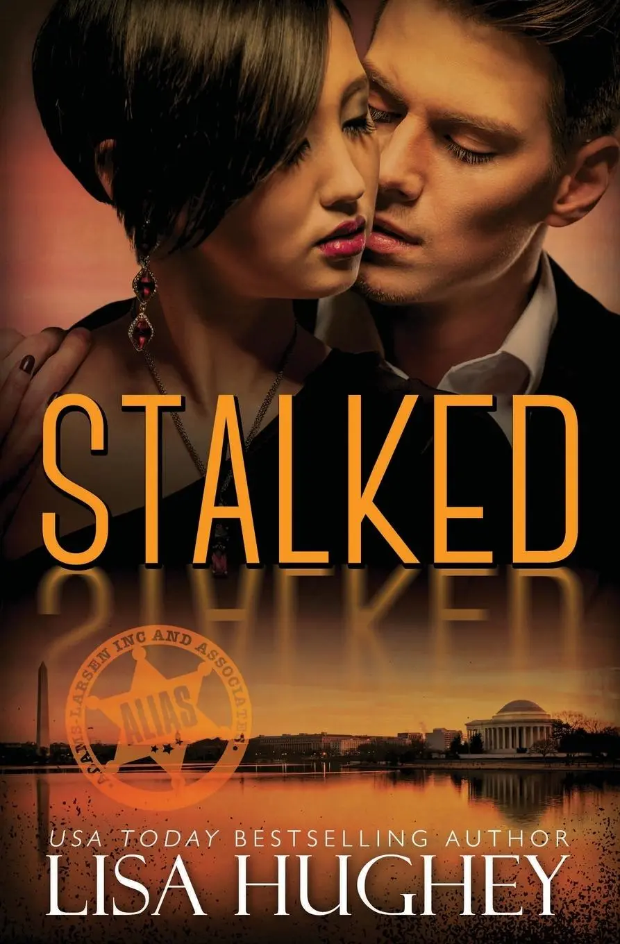 Cover: 9781950359400 | Stalked | Lisa Hughey | Taschenbuch | Kartoniert / Broschiert | 2023