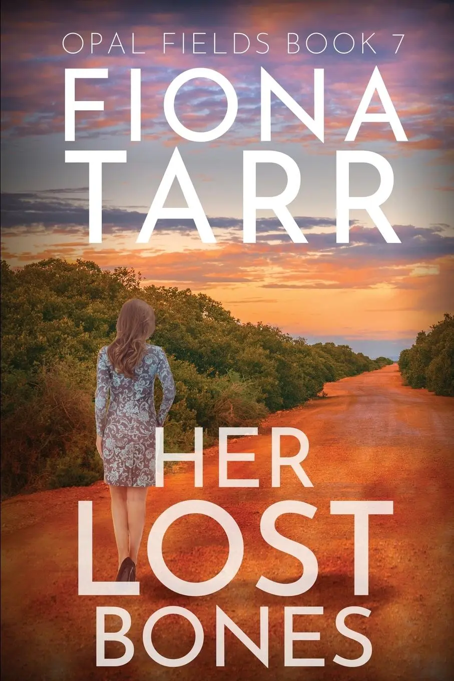 Cover: 9781923402201 | Her Lost Bones | An Australian Outback Crime Novel | Fiona Tarr | Buch