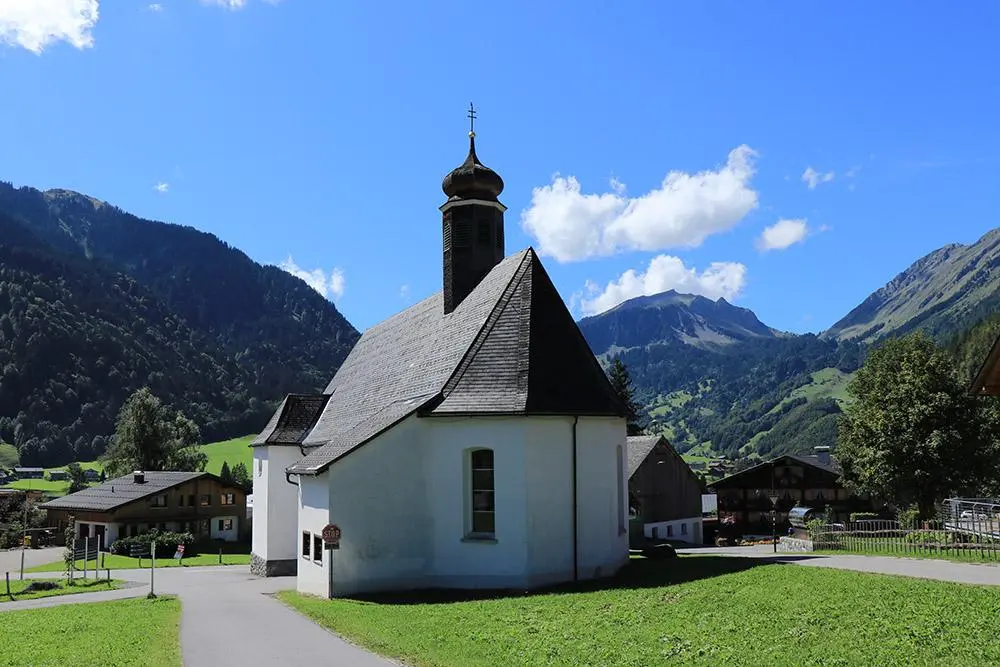 Bild: 9783702242701 | Pilgern in Vorarlberg | Susanne Elsner (u. a.) | Taschenbuch | 176 S.