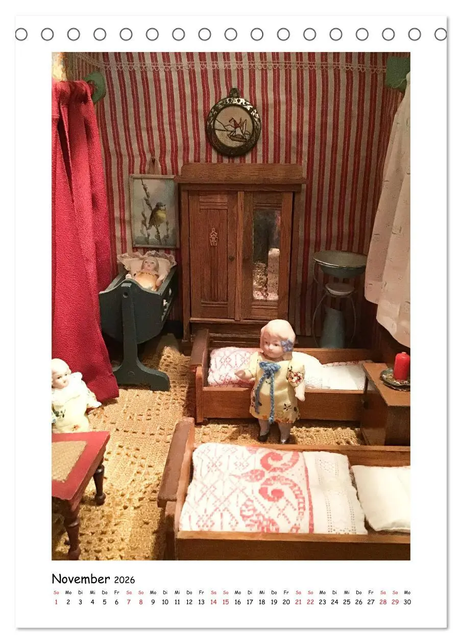 Bild: 9783516393101 | Alte Puppenzimmer (Tischkalender 2026 DIN A5 hoch), CALVENDO...