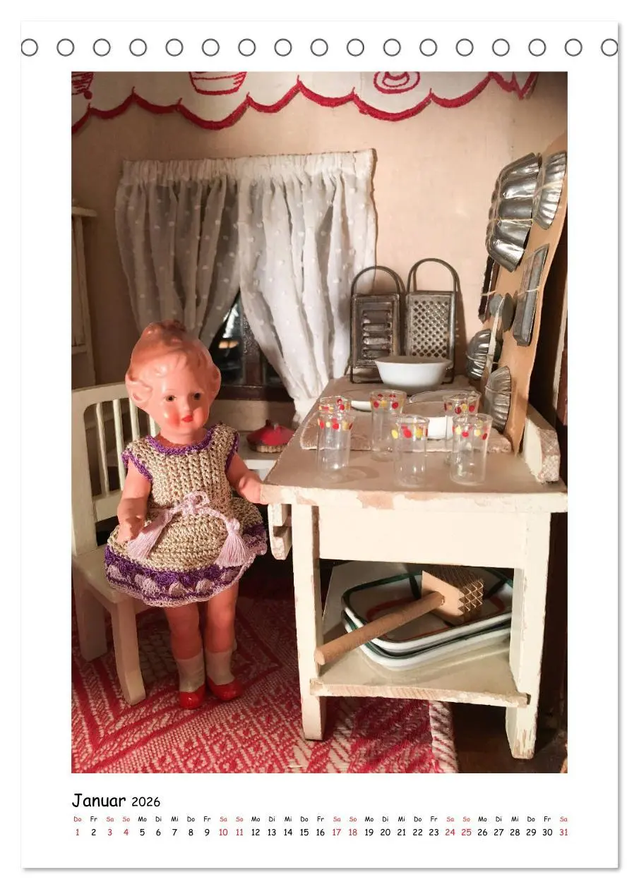 Bild: 9783516393101 | Alte Puppenzimmer (Tischkalender 2026 DIN A5 hoch), CALVENDO...
