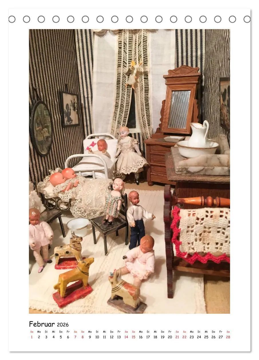 Bild: 9783516393101 | Alte Puppenzimmer (Tischkalender 2026 DIN A5 hoch), CALVENDO...