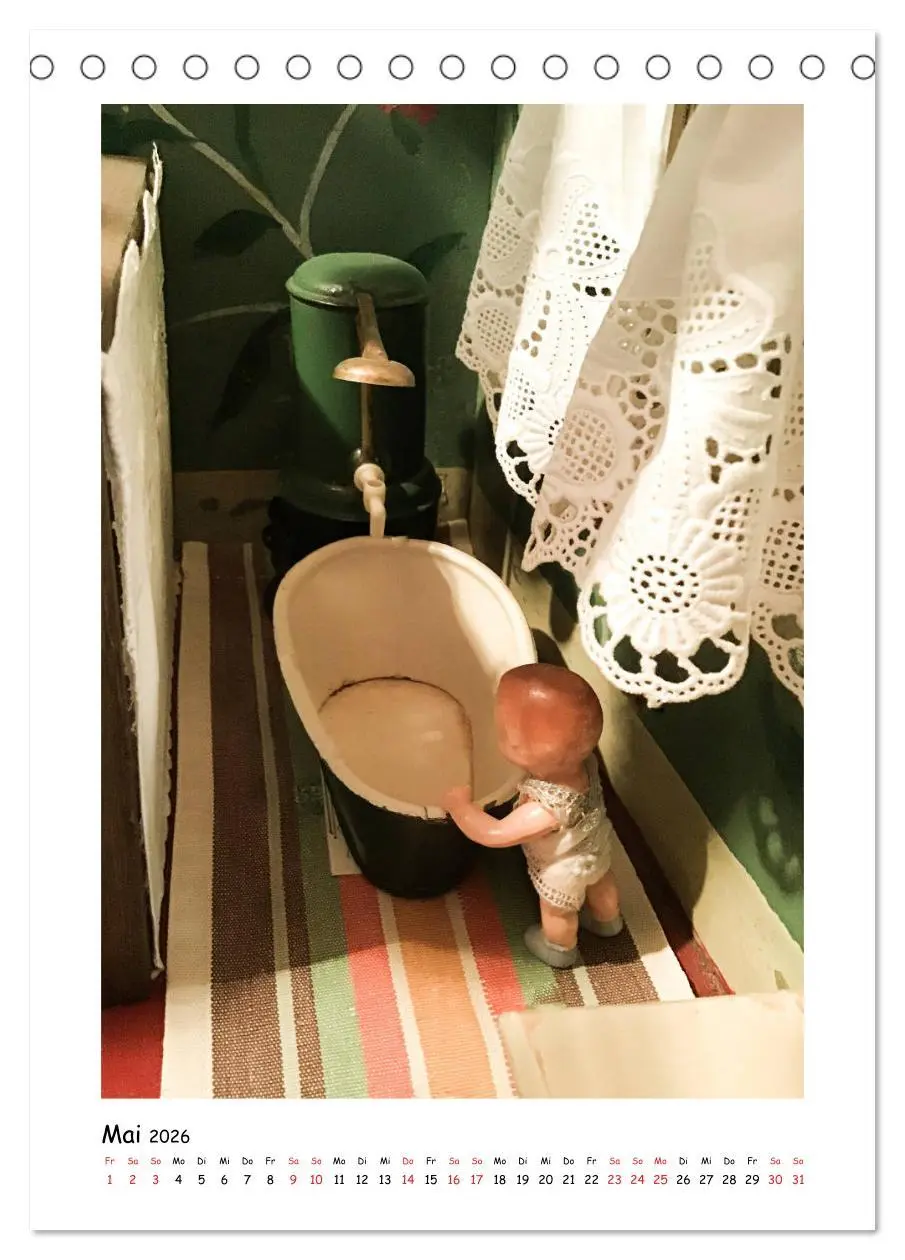 Bild: 9783516393101 | Alte Puppenzimmer (Tischkalender 2026 DIN A5 hoch), CALVENDO...