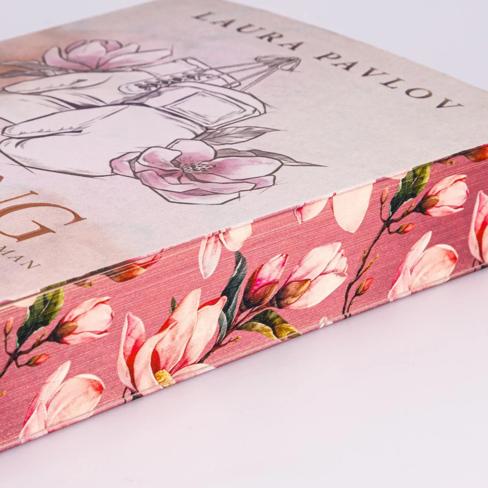 Bild: 9783551586001 | Magnolia Falls 1: Loving Romeo | Laura Pavlov | Taschenbuch | 416 S.