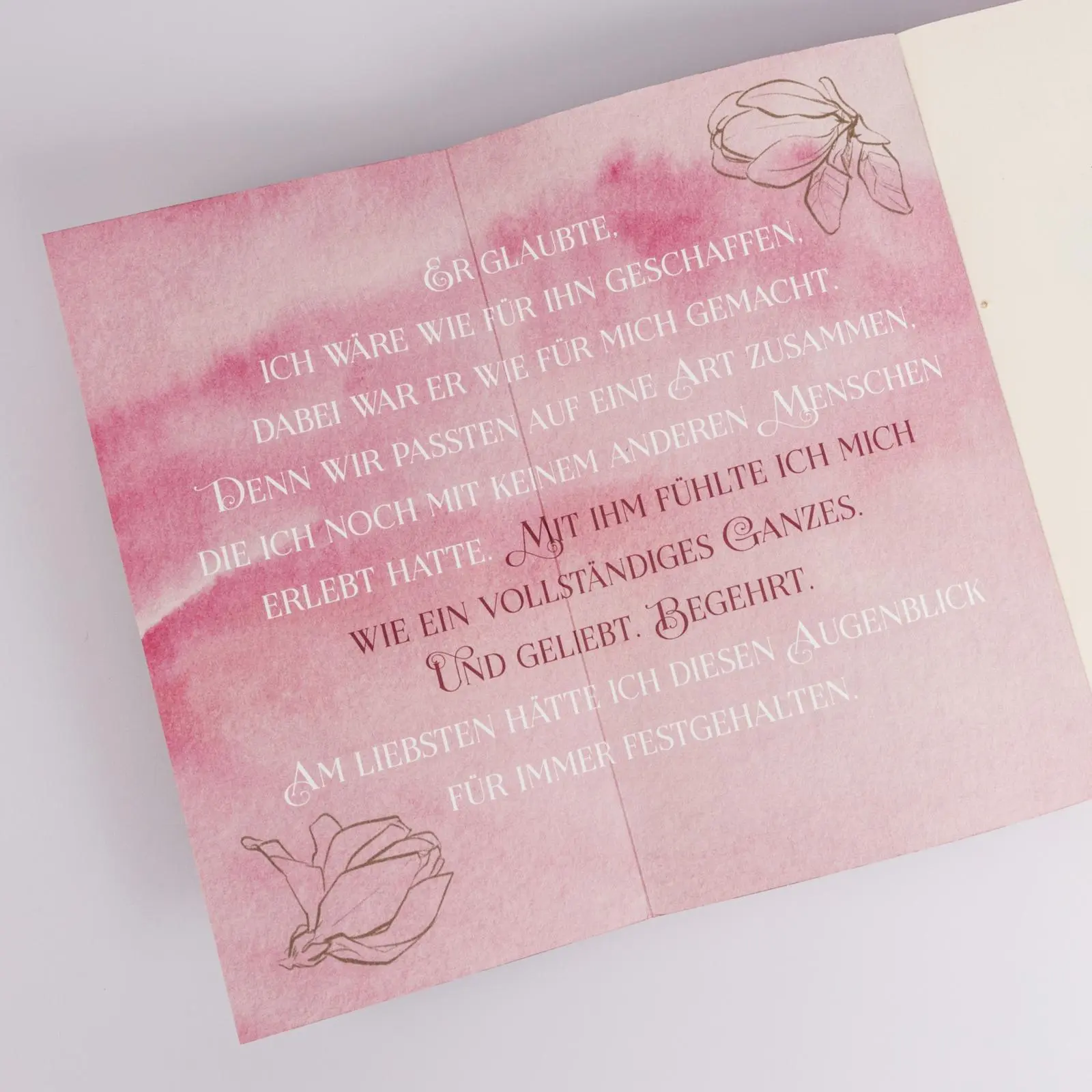 Bild: 9783551586001 | Magnolia Falls 1: Loving Romeo | Laura Pavlov | Taschenbuch | 416 S.