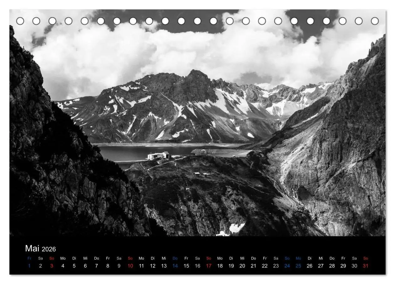 Bild: 9783516097801 | BERGE IN SCHWARZ WEISS (Tischkalender 2026 DIN A5 quer), CALVENDO...