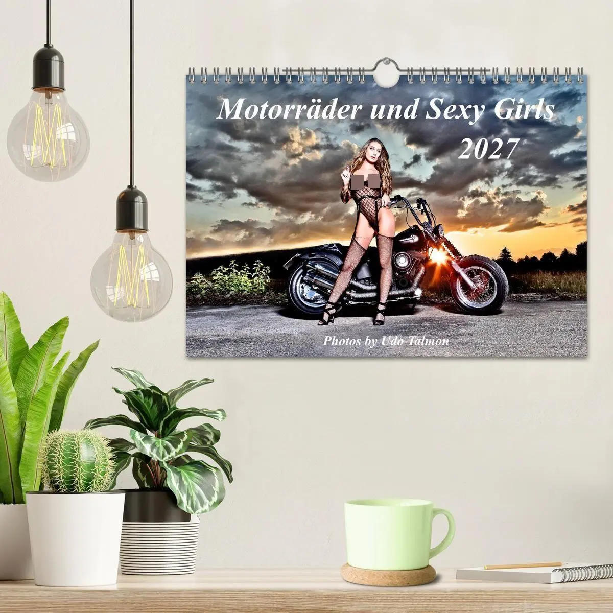 Bild: 9783569280502 | Motorräder und Sexy Girls (Wandkalender 2027 DIN A4 quer), CALVENDO...