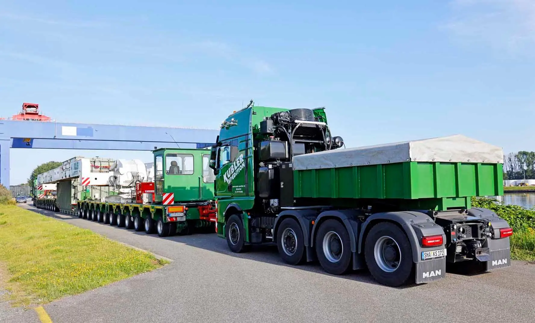 Bild: 9783751612302 | Jahrbuch Schwertransporte 2027 | Taschenbuch | 144 S. | Deutsch | 2026