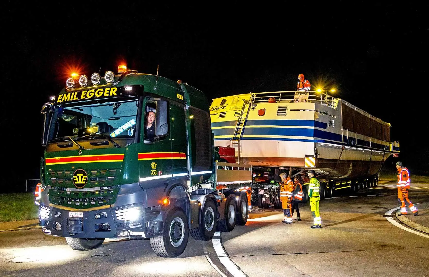 Bild: 9783751612302 | Jahrbuch Schwertransporte 2027 | Taschenbuch | 144 S. | Deutsch | 2026