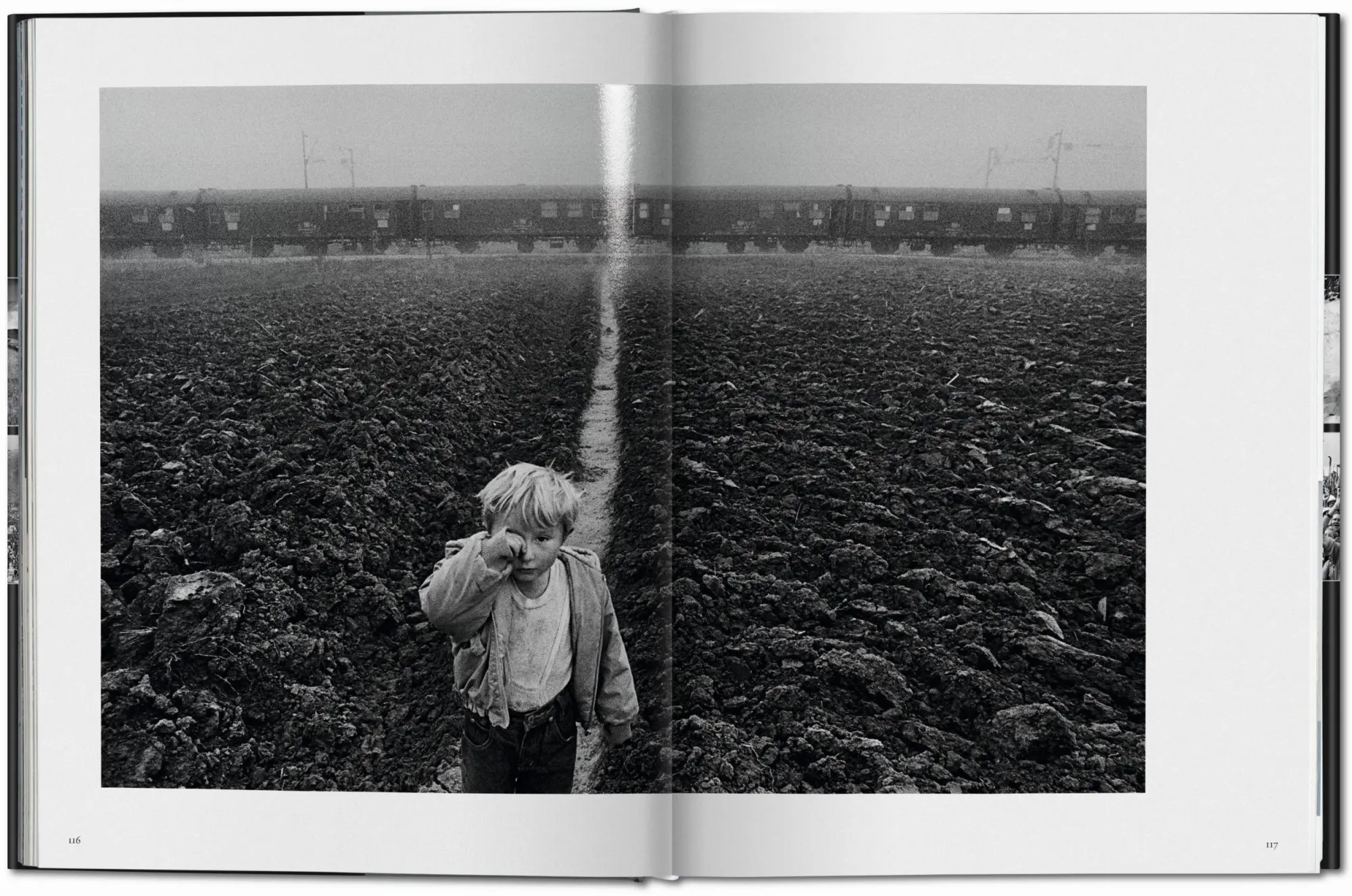 Bild: 9783836561303 | Sebastião Salgado. Exodus | Lélia Wanick Salgado | Buch | 432 S.