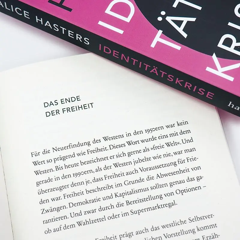 Bild: 9783446282803 | Identitätskrise | Alice Hasters | Taschenbuch | 224 S. | Deutsch
