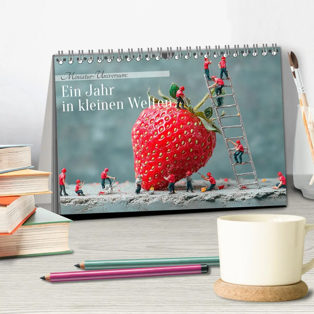 Bild: 9783457359303 | Miniatur-Universum: Ein Jahr in kleinen Welten (Tischkalender 2026...