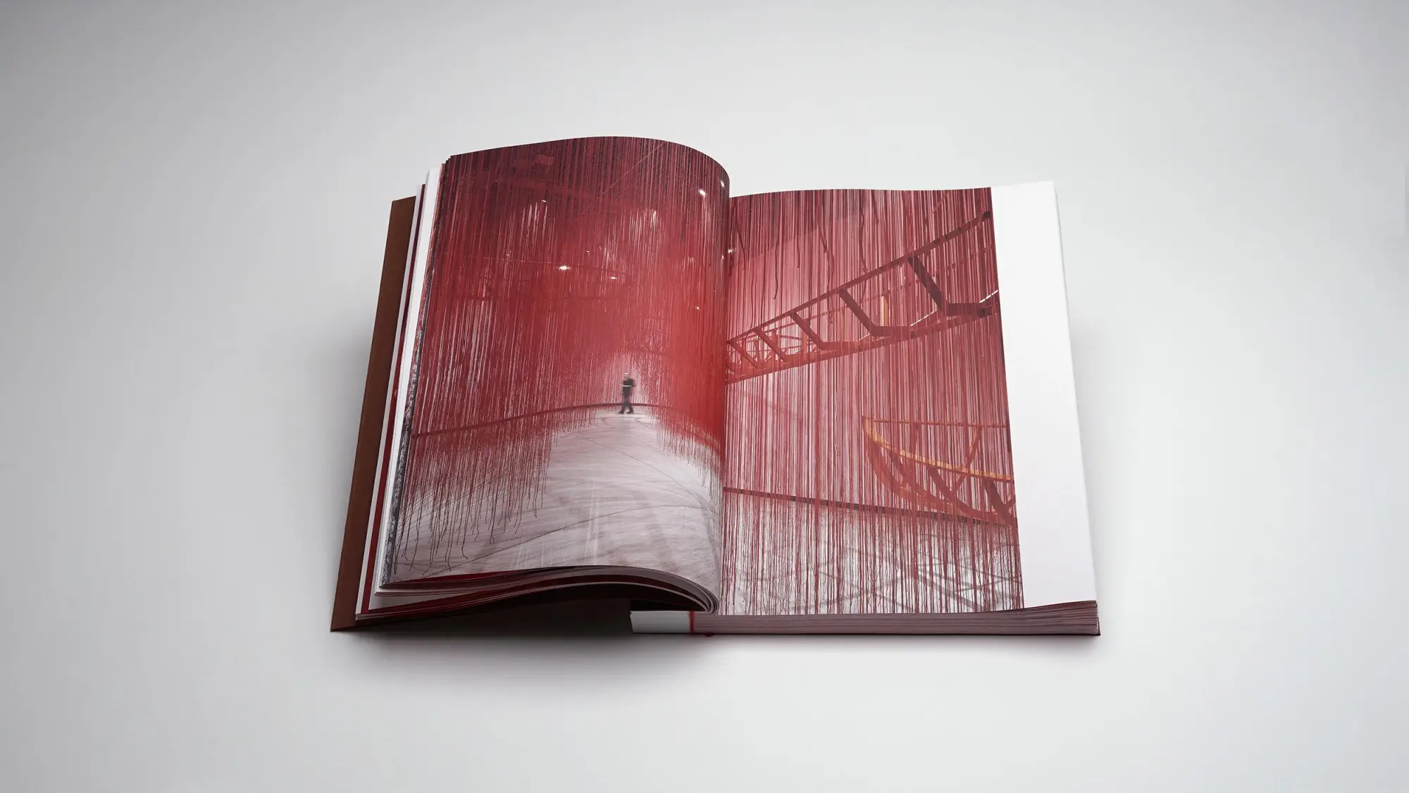 Bild: 9783969122204 | Chiharu Shiota - The Unsettled Soul | Ivana Goossen (u. a.) | Buch