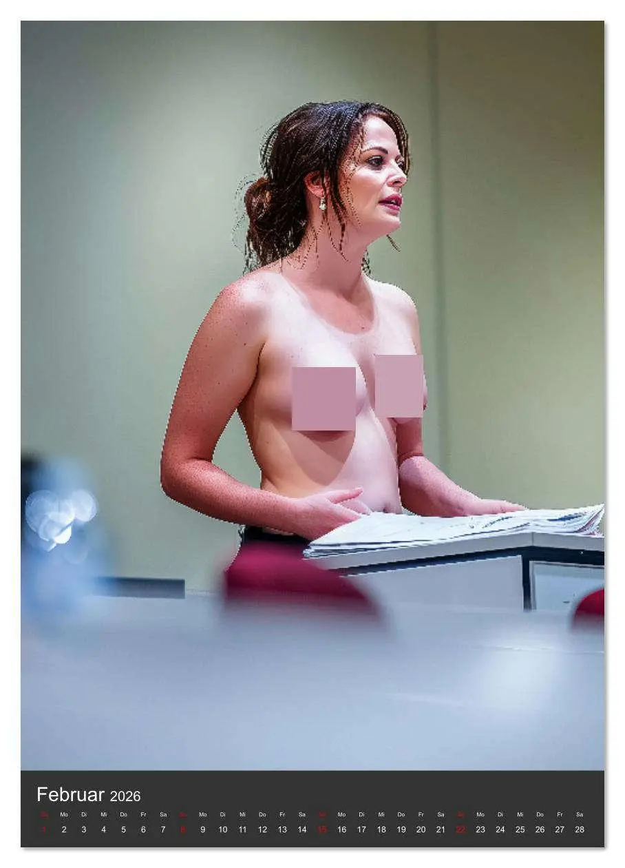 Bild: 9783516626704 | Frau Lehrerin zieht blank - sexy Frauen nackt im Klassenzimmer...