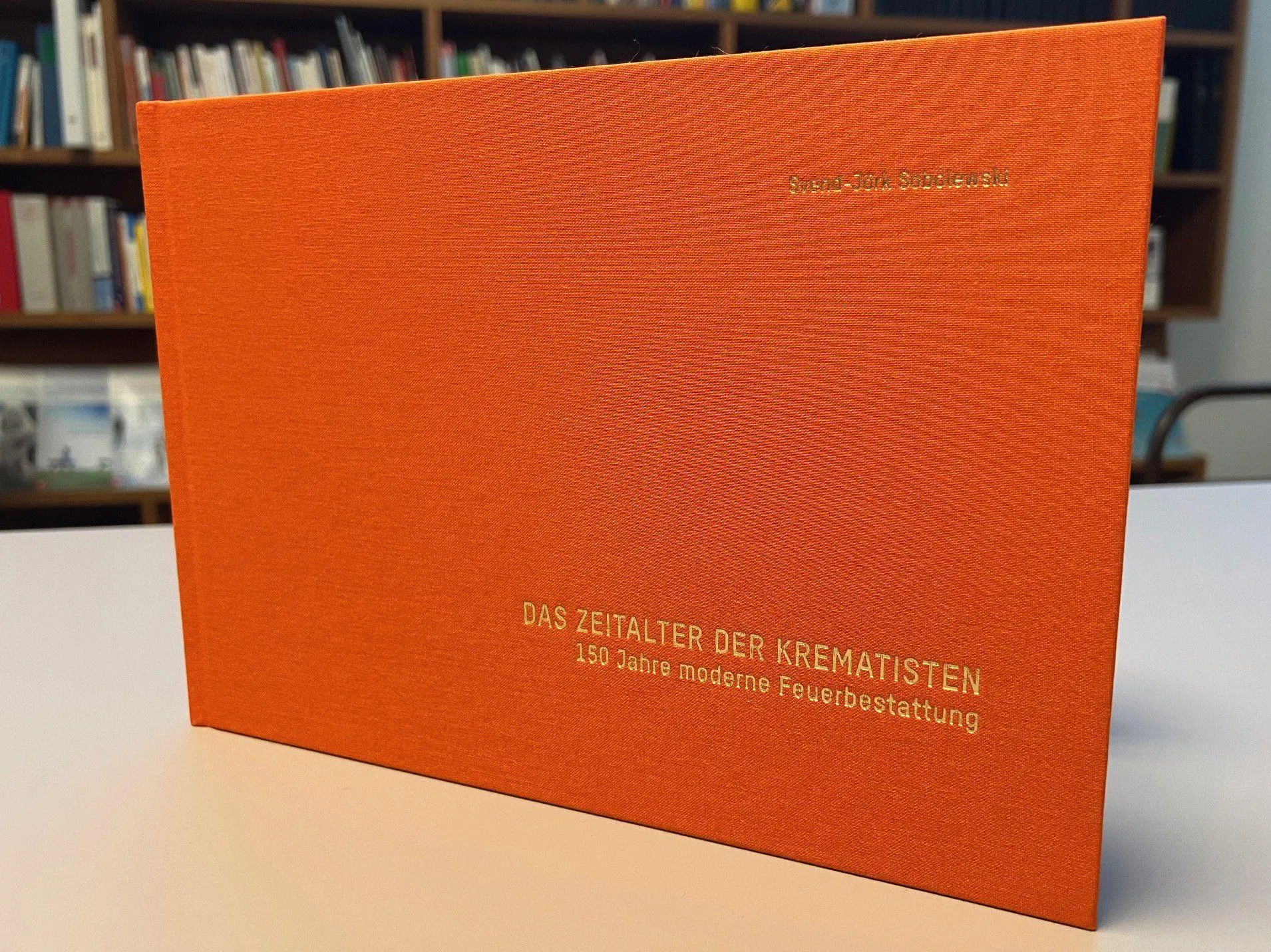 Cover: 9783936057904 | Das Zeitalter der Krematisten - 150 Jahre moderne Feuerbestattung