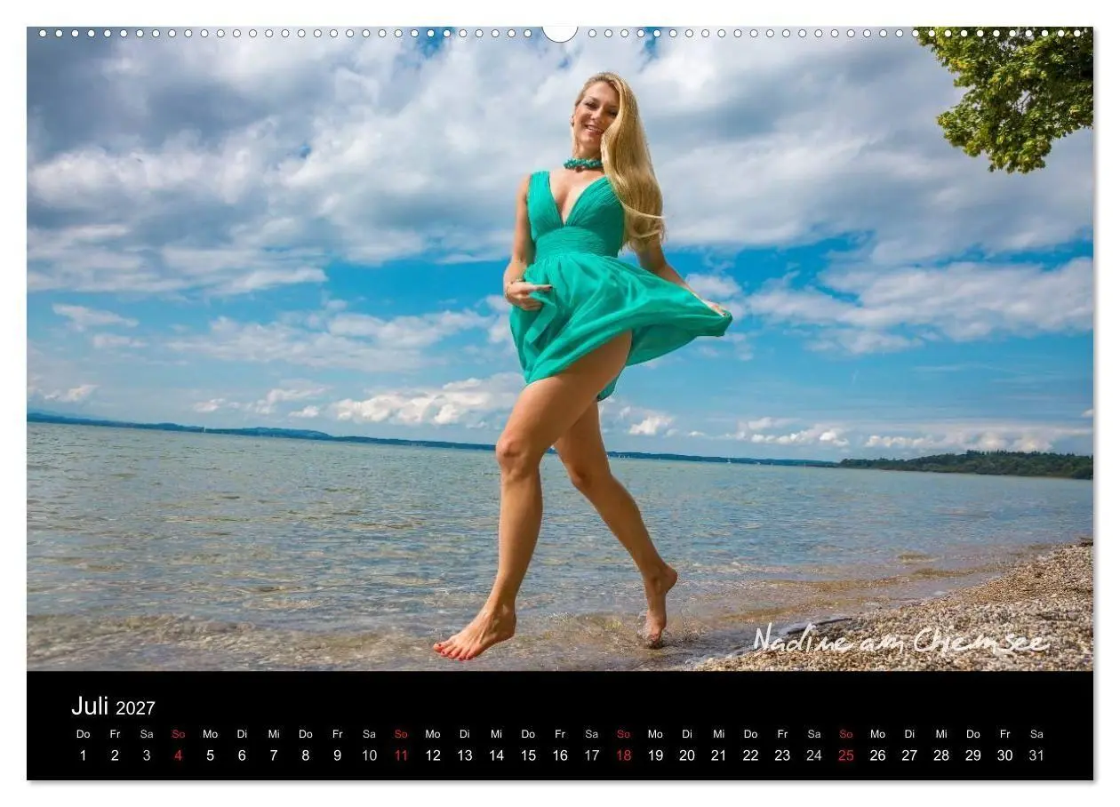 Bild: 9783594088104 | Chiemgau-Mädels (Wandkalender 2027 DIN A2 quer), CALVENDO...