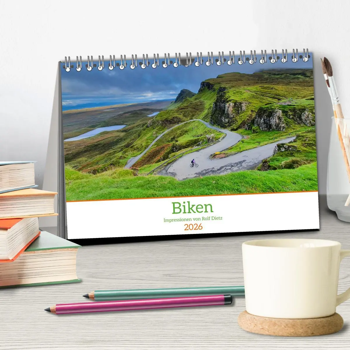 Bild: 9783457418604 | Biken - Impressionen von Rolf Dietz (Tischkalender 2026 DIN A5...
