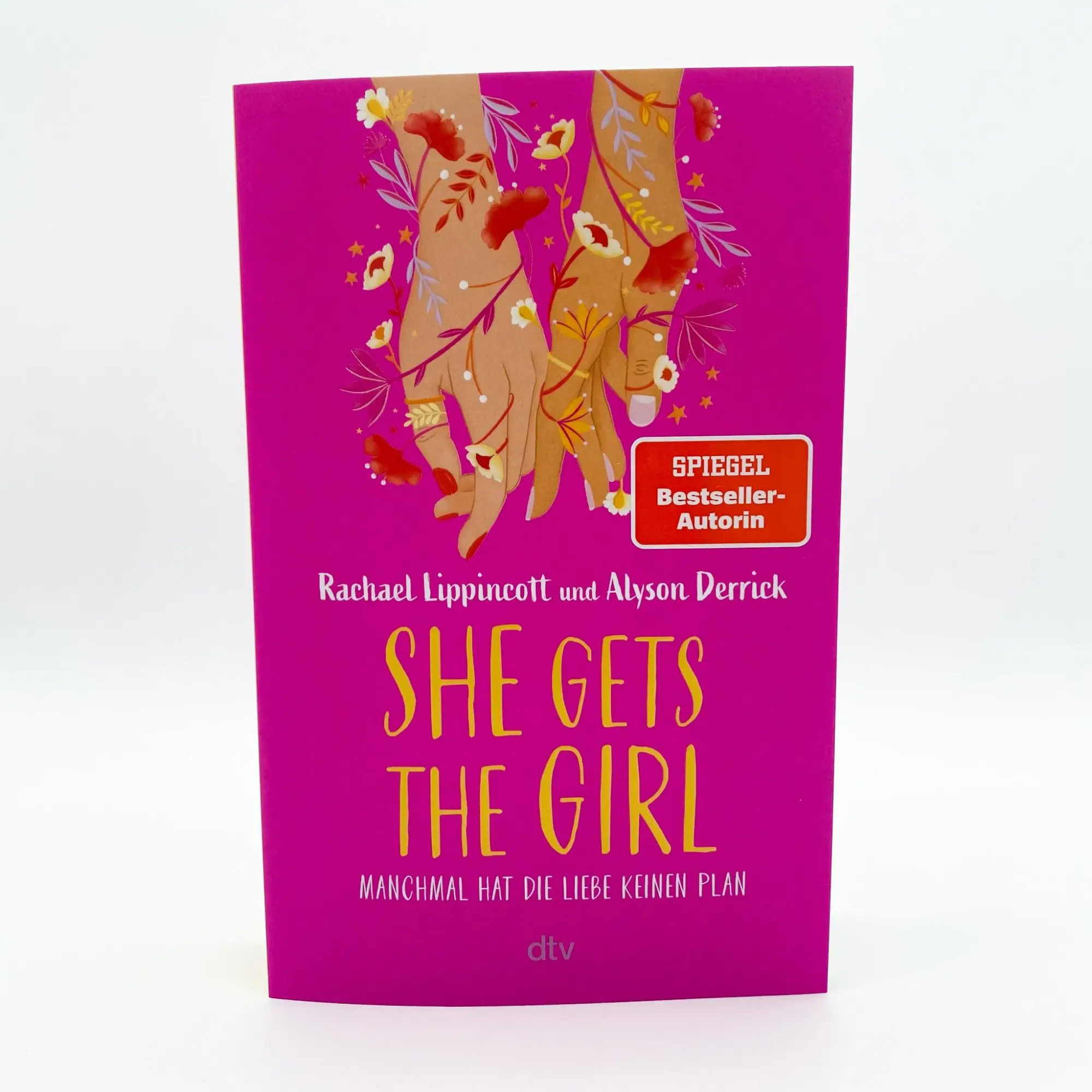 Bild: 9783423740005 | She Gets the Girl | Rachael Lippincott (u. a.) | Taschenbuch | 368 S.