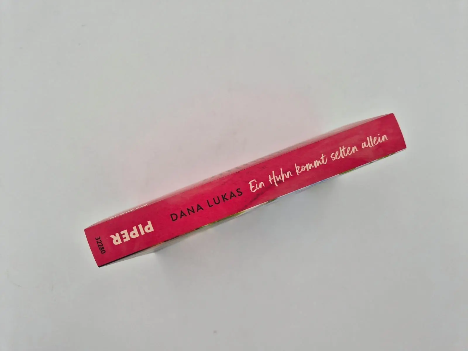 Bild: 9783492322805 | Ein Huhn kommt selten allein | Dana Lukas | Taschenbuch | 352 S.