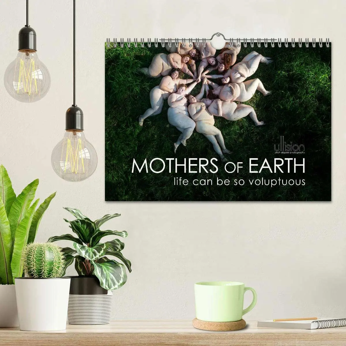 Bild: 9783516563405 | Mothers of earth- life can be so voluptuous (Wall Calendar 2026 DIN...