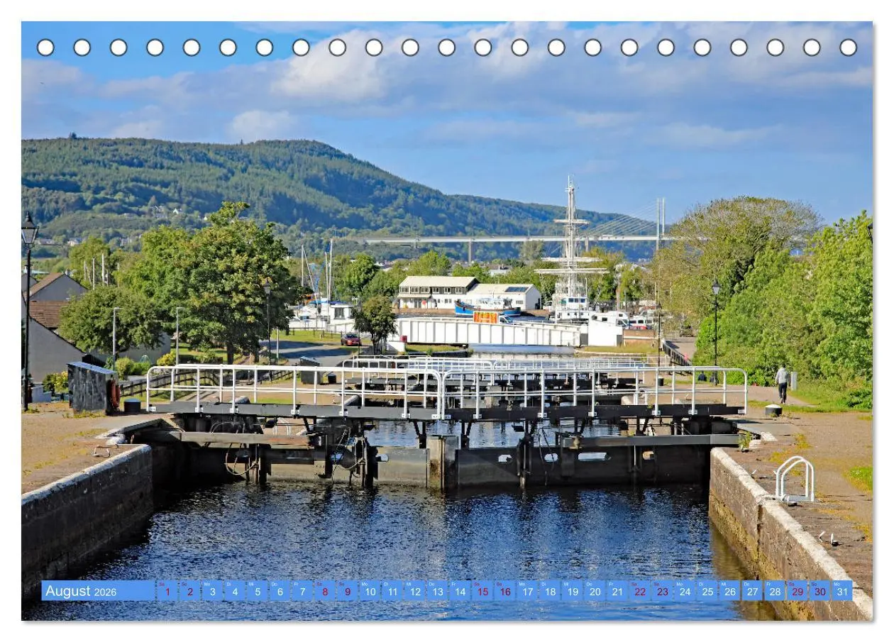 Bild: 9783457575505 | Inverness (Tischkalender 2026 DIN A5 quer), CALVENDO Monatskalender