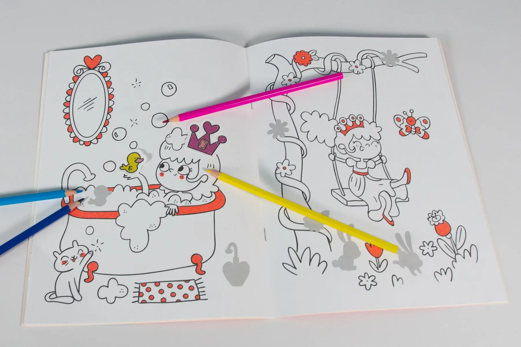 Bild: 9783743216105 | Mein Malbuch mit Glitzerstickern - Prinzessinnen | Estelle Tchatcha