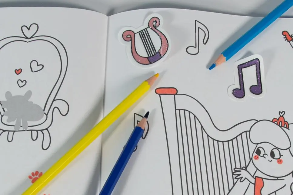 Bild: 9783743216105 | Mein Malbuch mit Glitzerstickern - Prinzessinnen | Estelle Tchatcha