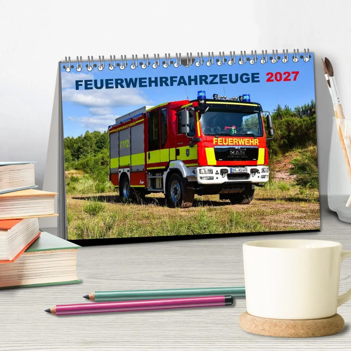 Bild: 9783569787605 | Feuerwehrfahrzeuge (Tischkalender 2027 DIN A5 quer), CALVENDO...