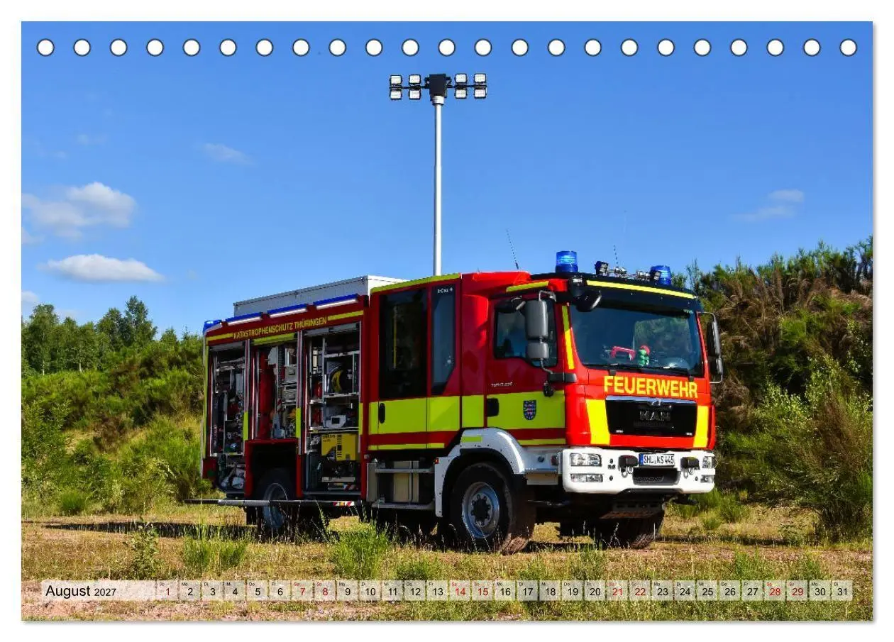 Bild: 9783569787605 | Feuerwehrfahrzeuge (Tischkalender 2027 DIN A5 quer), CALVENDO...