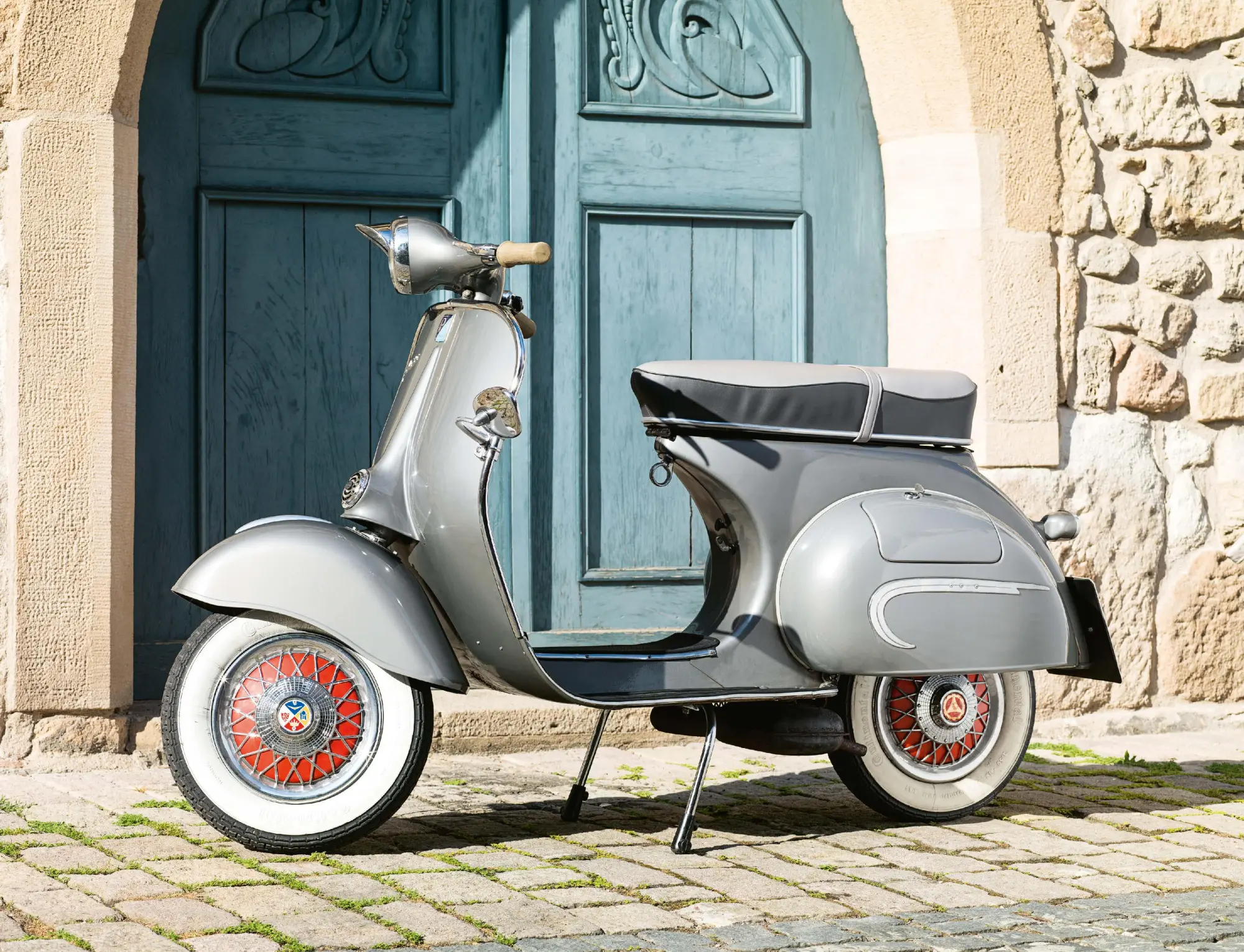 Bild: 9783690190206 | Kalender Vespa 2026 Eintragkalender | Kult-Roller Italien Wandkalender