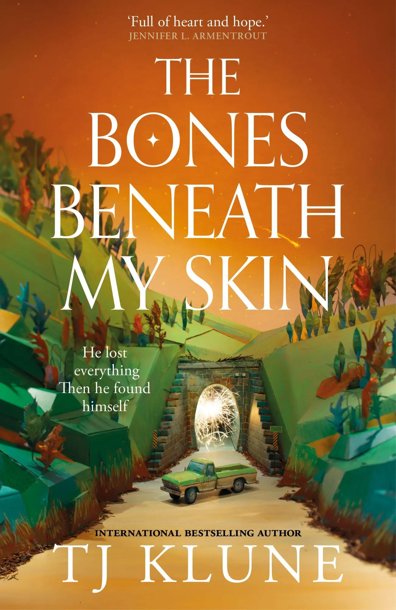 Cover: 9781035002306 | The Bones Beneath My Skin | T. J. Klune | Taschenbuch | 386 S. | 2025