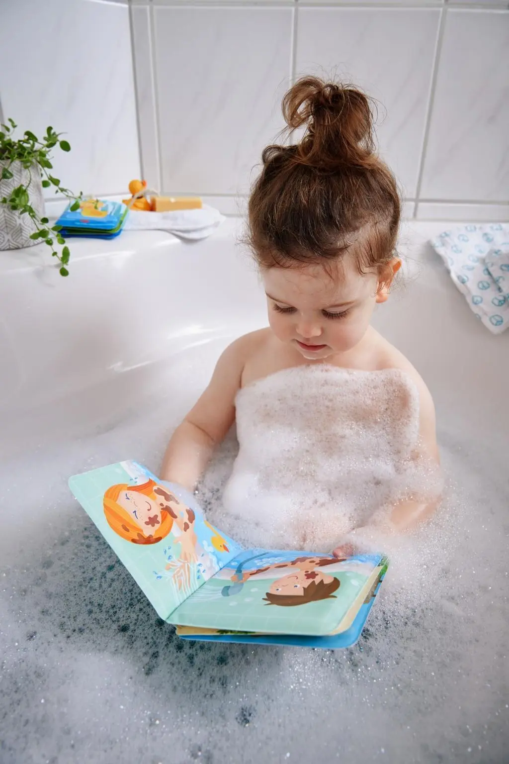 Bild: 4010168243306 | Badebuch Waschtag bei Paul &amp; Pia | Anna Lena Filipiak | Buch | 8 S.