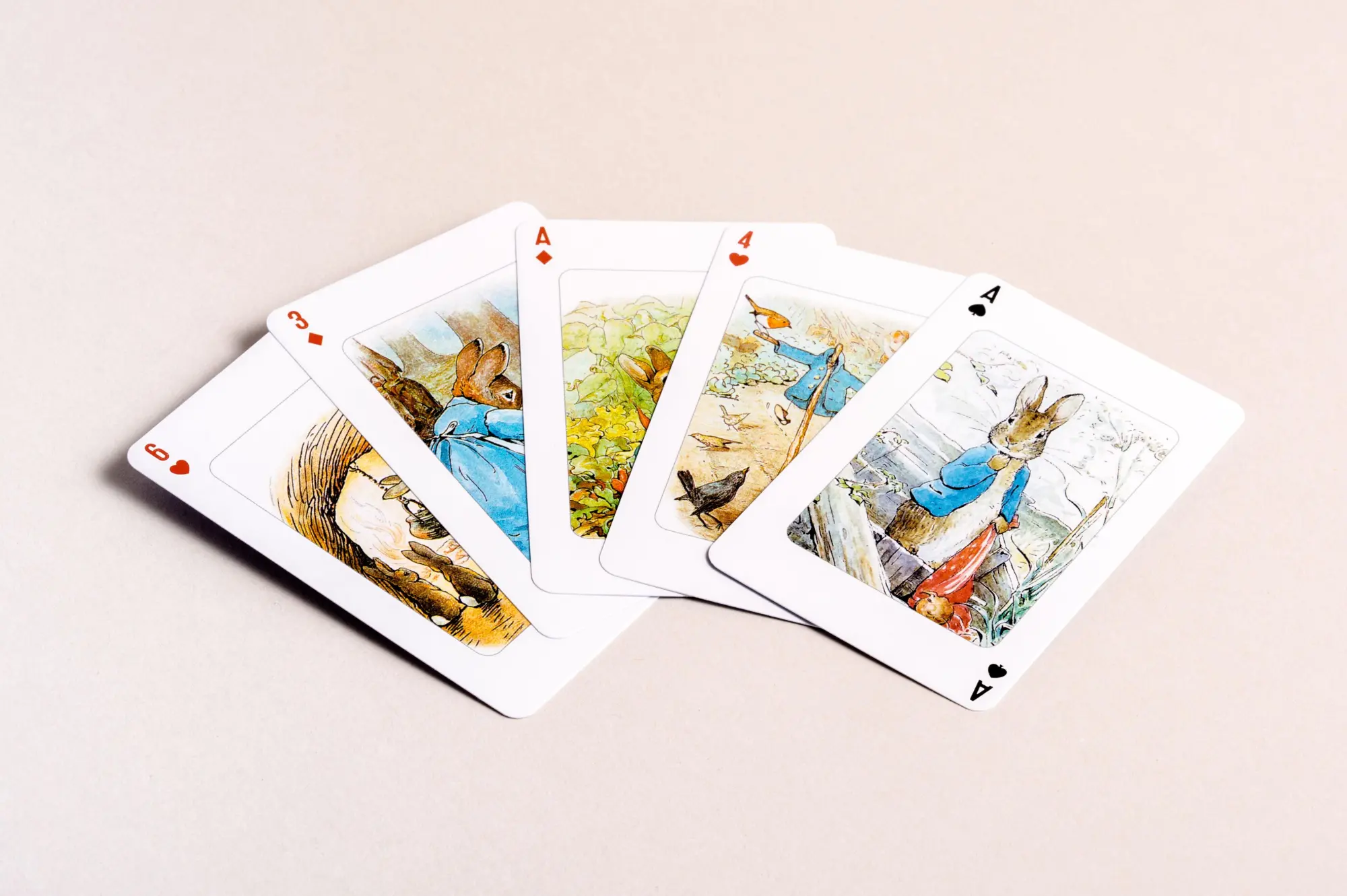Bild: 4250940200107 | Kartenspiel Beatrix Potter. 54 Spielkarten mit 53 Motiven von Peter...