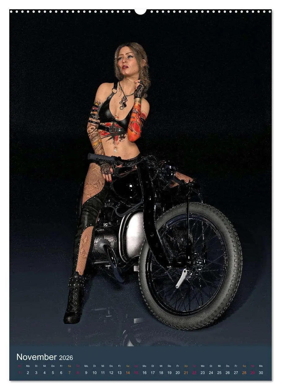 Bild: 9783516321807 | Tattooed Girls and Bikes (hochwertiger Premium Wandkalender 2026...