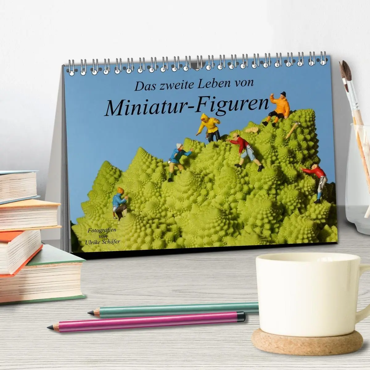 Bild: 9783516692907 | Das zweite Leben von Miniatur-Figuren (Tischkalender 2026 DIN A5...