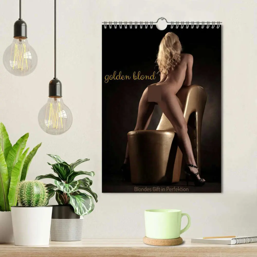 Bild: 9783516415407 | golden blond - Blondes Gift in Perfektion (Wandkalender 2026 DIN A4...