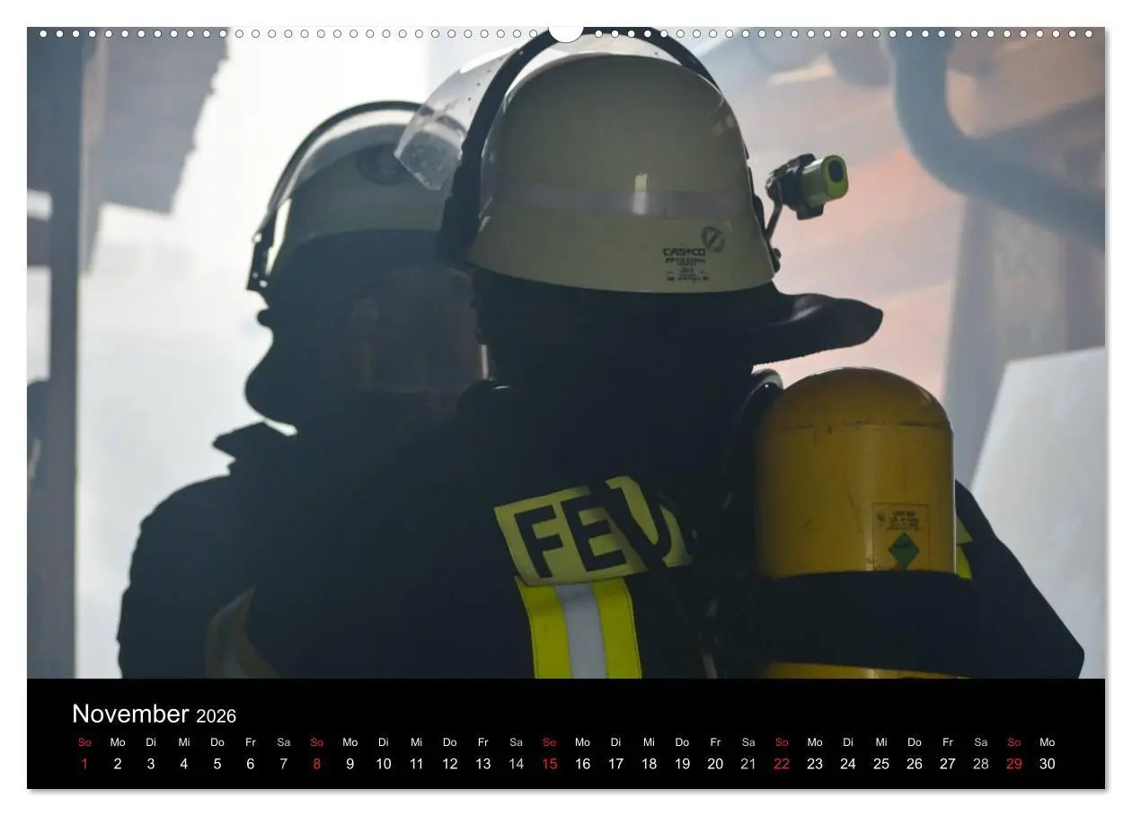 Bild: 9783516016307 | FEUERWEHR IM EINSATZ (hochwertiger Premium Wandkalender 2026 DIN A2...