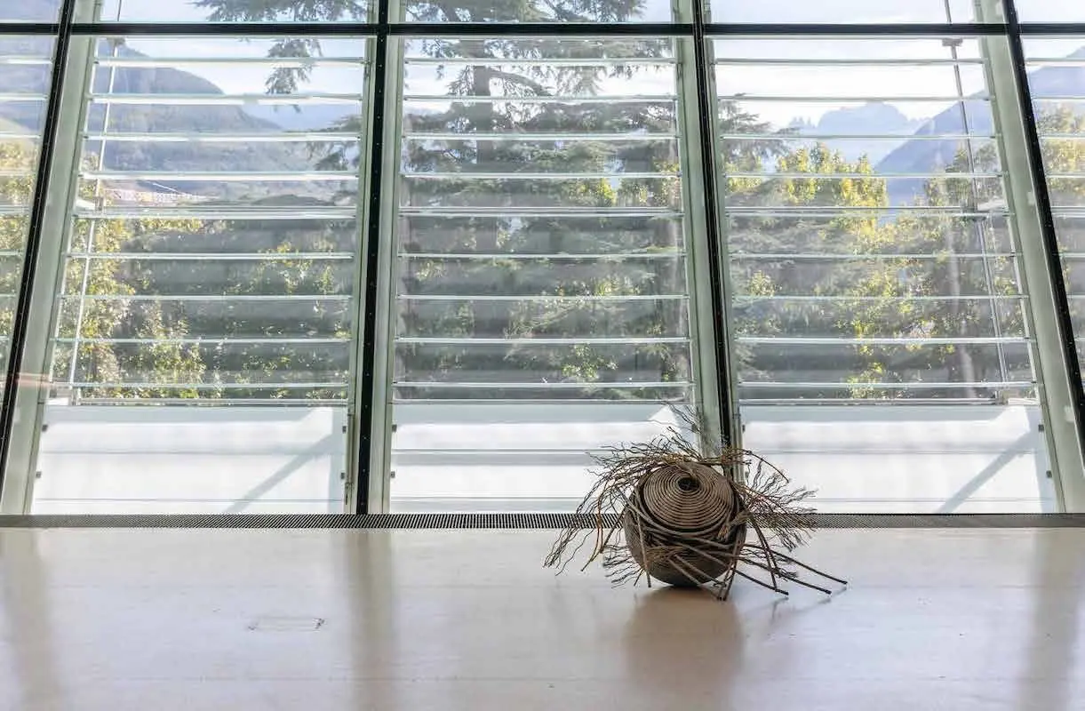 Bild: 9783775749107 | Sonia Leimer | Space Junk | Bolzano Museion - Museum für moderne Kunst