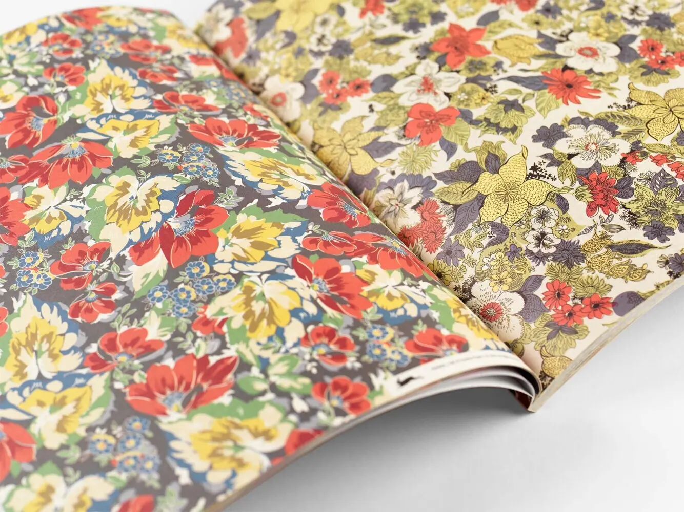 Bild: 9789460091308 | 1950s Flowers | Gift &amp; Creative Paper Book Vol. 108 | Pepin van Roojen