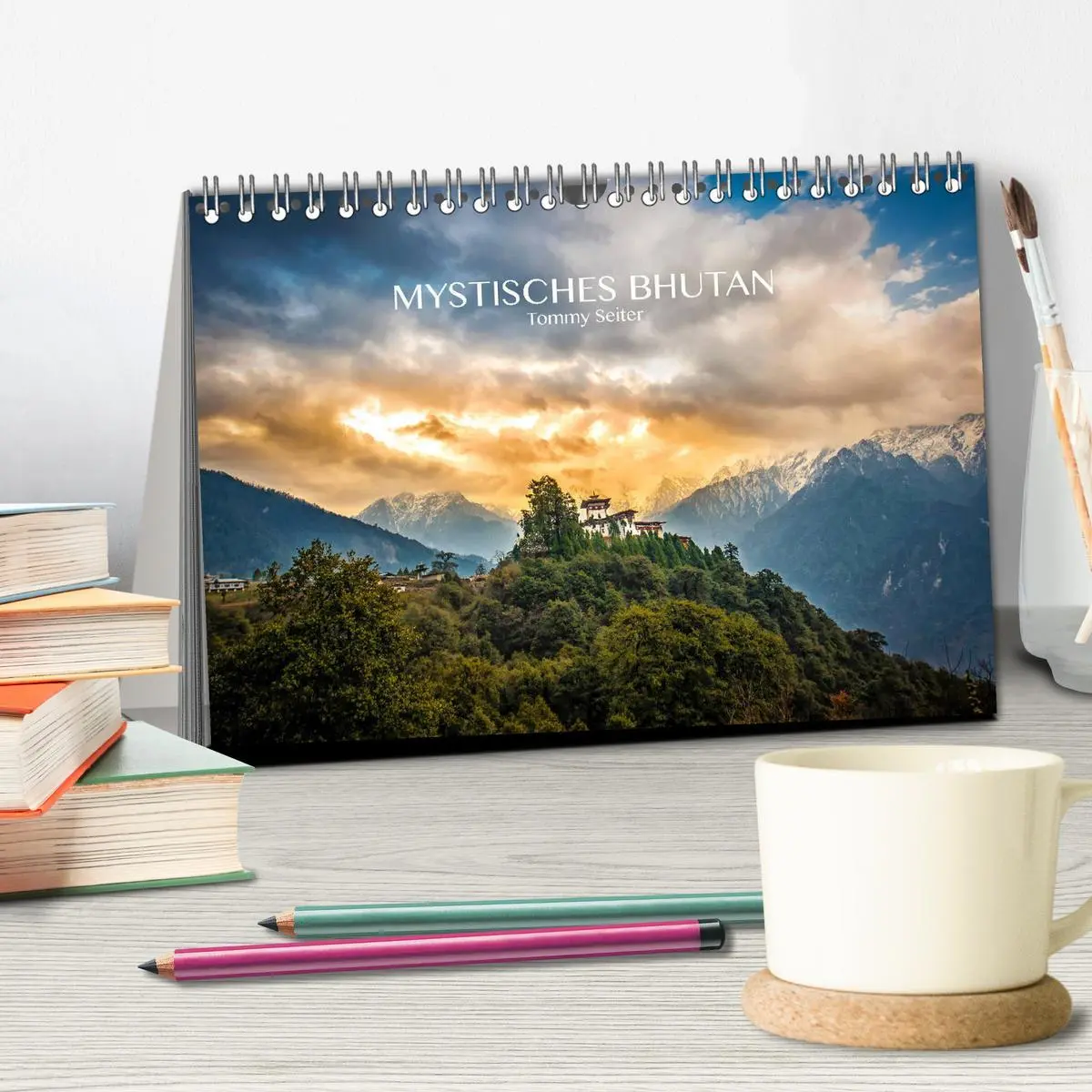 Bild: 9783457715208 | Mystisches Bhutan (Tischkalender 2026 DIN A5 quer), CALVENDO...