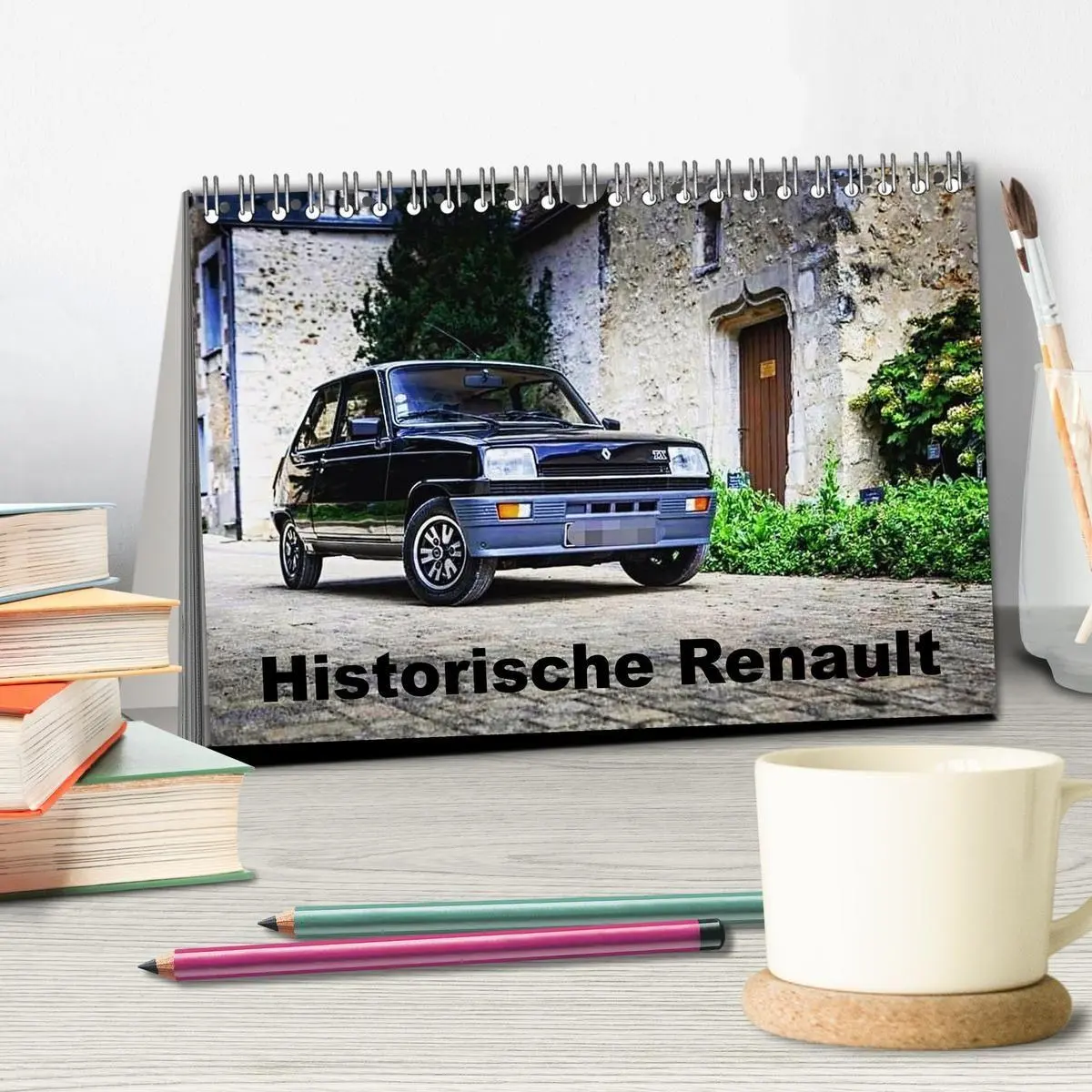 Bild: 9783516726008 | Historische Renault (Tischkalender 2026 DIN A5 quer), CALVENDO...