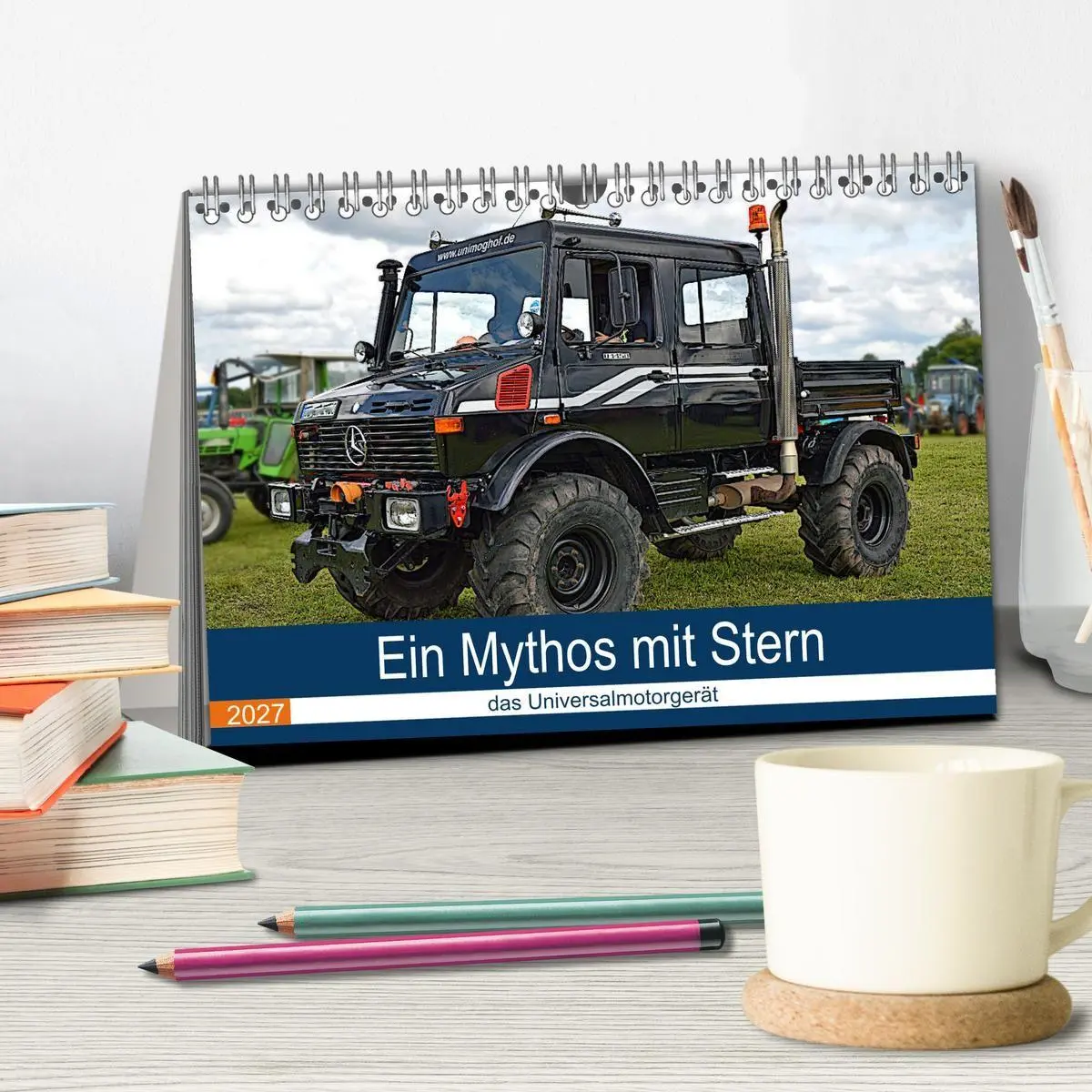 Bild: 9783569776708 | Ein Mythos mit Stern - das Universalmotorgerät (Tischkalender 2027...