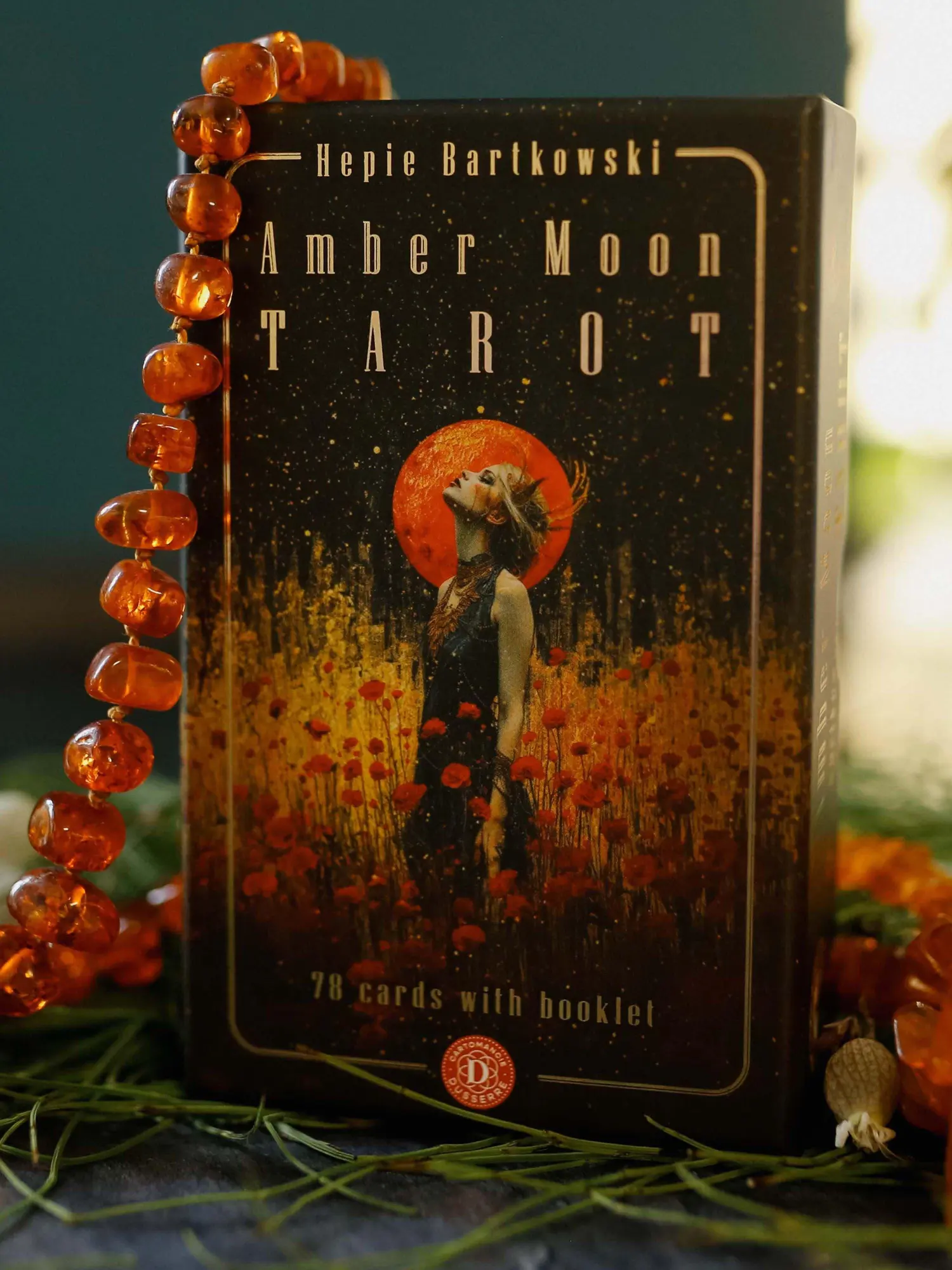 Bild: 4250375110309 | Amber Moon Tarot - 78 tarot cards and 80-page booklet (English) | Box