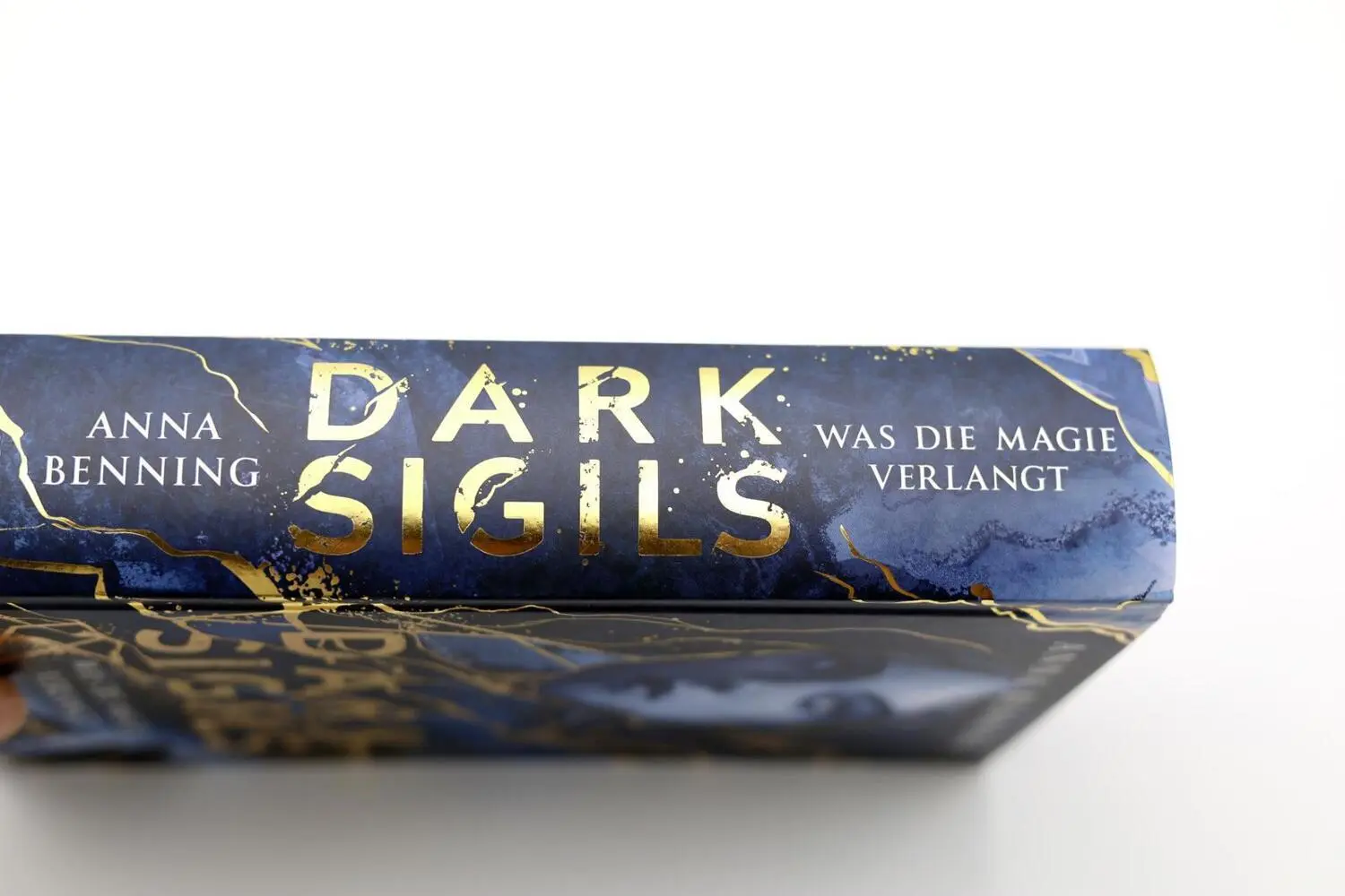 Bild: 9783737362009 | Dark Sigils - Was die Magie verlangt | Band 1 Deutsche Ausgabe | Buch
