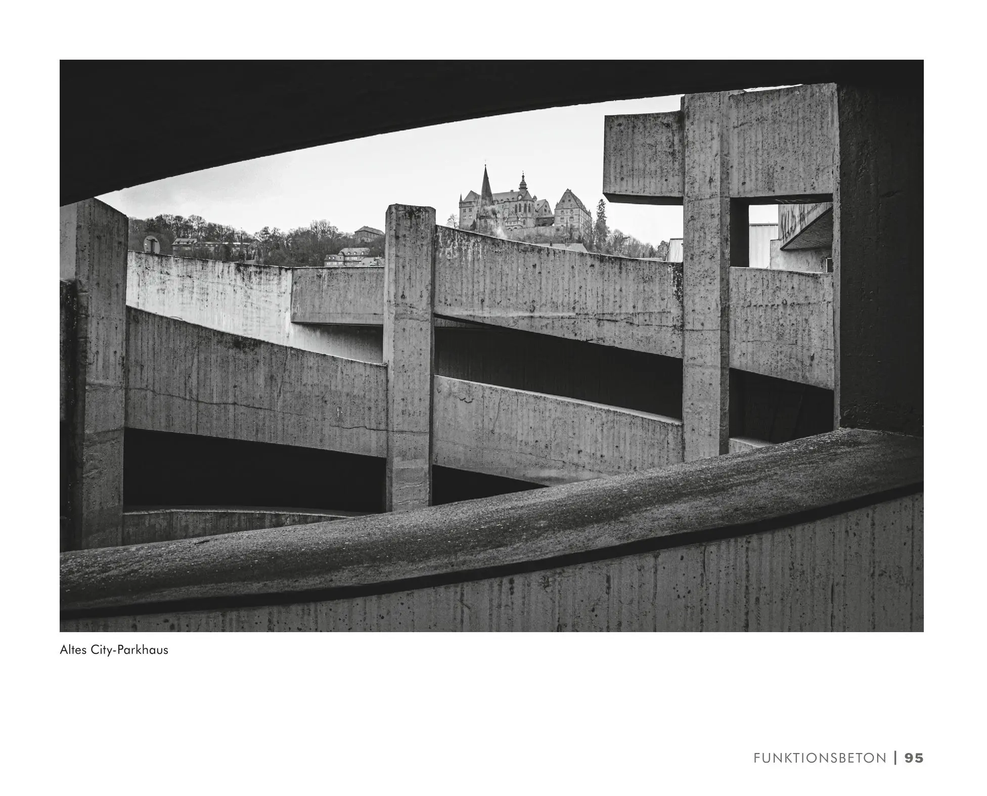 Bild: 9783741002809 | Marburg Brutal | Susanne Saker | Buch | 104 S. | Deutsch | 2022