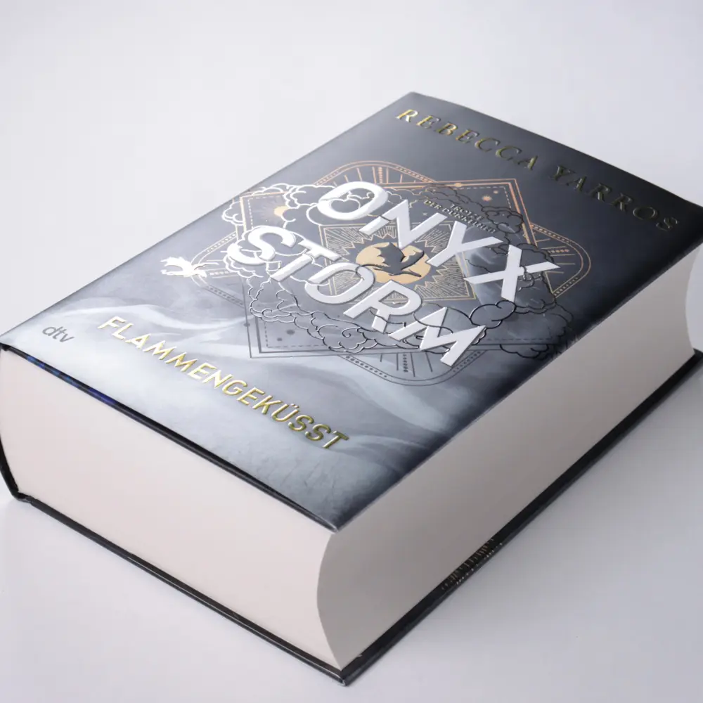 Bild: 9783423284509 | Onyx Storm - Flammengeküsst | Rebecca Yarros | Buch | Fourth Wing